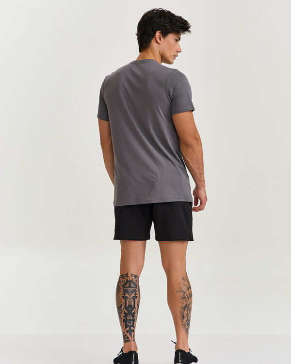 CAMISETA MASCULINA ETIQUETA NO PEITO Cinza Carbox foto 04