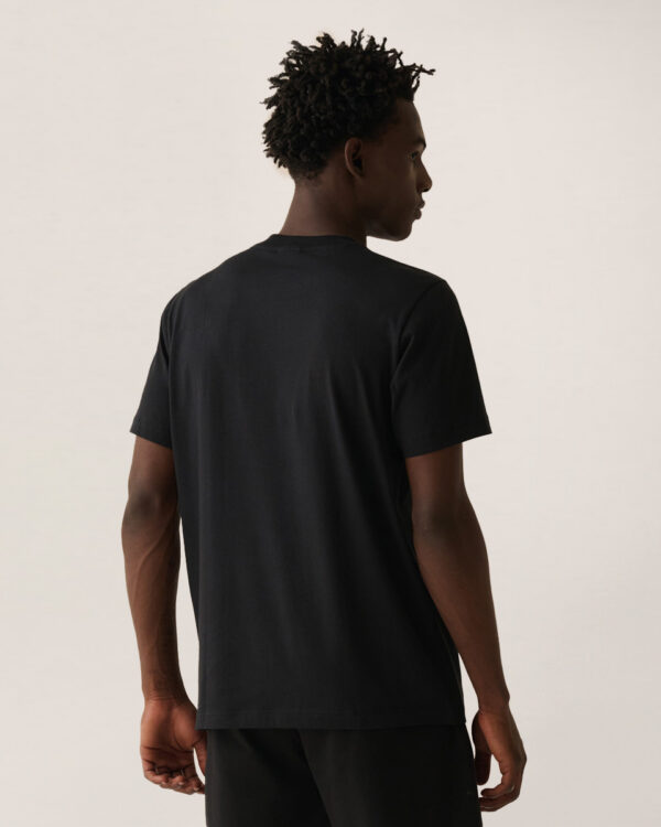 Camiseta Fila Masc. Regular Letter Premium Iv F11L01715_3042_01.jpg