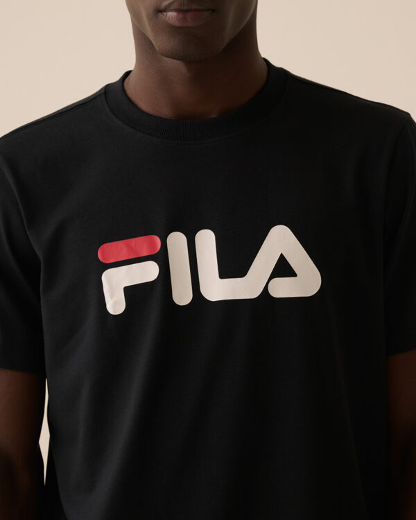 Camiseta Fila Masc. Regular Letter Premium Iv F11L01715_3042_04.jpg